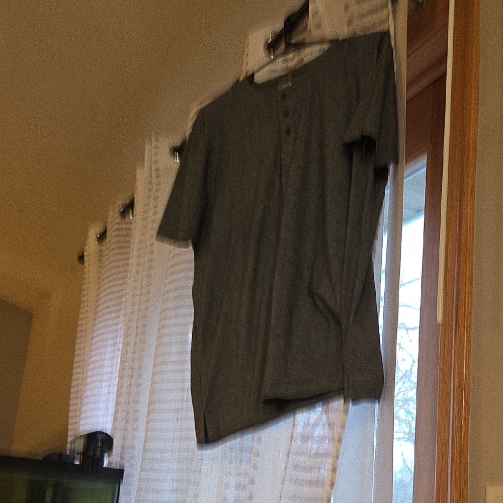 Old Navy Gray Short Sleeve Tee